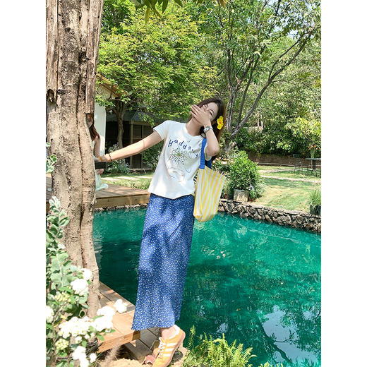 <曾小咸推荐>小清新花朵字母印花白色圆领短袖T恤 商品图2