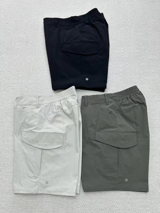 正品 lululemon露露 Cargo Pocket系列男士工装运动短裤，男女同款，客供透气速干科技面料
颜色：米白、黑色、绿色
尺码：M～XXL
非质量问题只换不退 商品图2