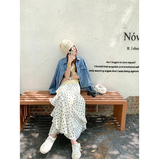 <曾小咸推荐>设计感杏色波点甜美花边高腰半身裙 商品图3