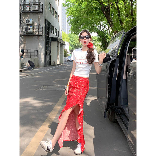 <曾小咸推荐>红色碎花不规则荷叶边开叉半身裙 商品图2