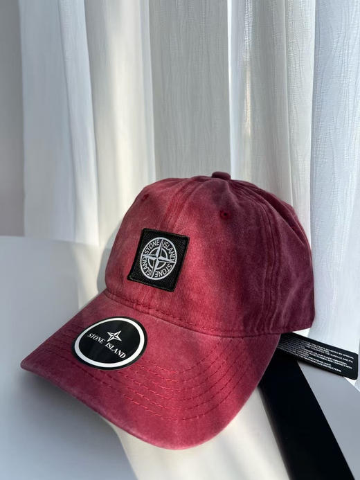 原单正品石头岛Stone lsland水洗做旧蜡染棒球帽 男女同款户外运动鸭舌帽 穿搭潮品 懒人必备遮阳帽。
五个色 商品图6