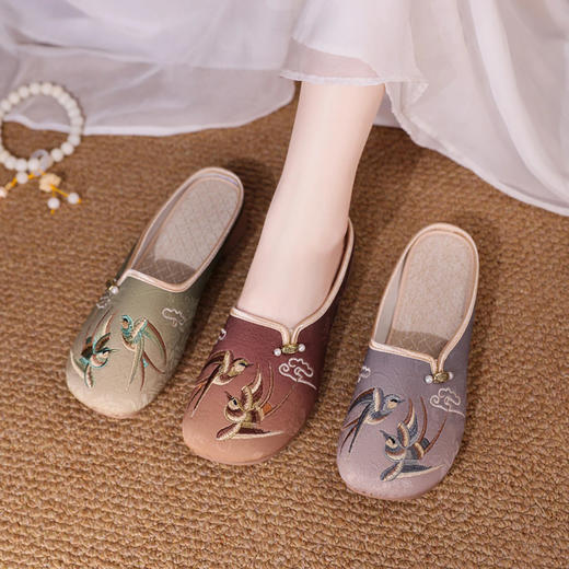 喜上眉梢 国货品牌祥福云新中式刺绣舒适百搭时尚中国风防滑轻便软底小跟鞋拖鞋 商品图3