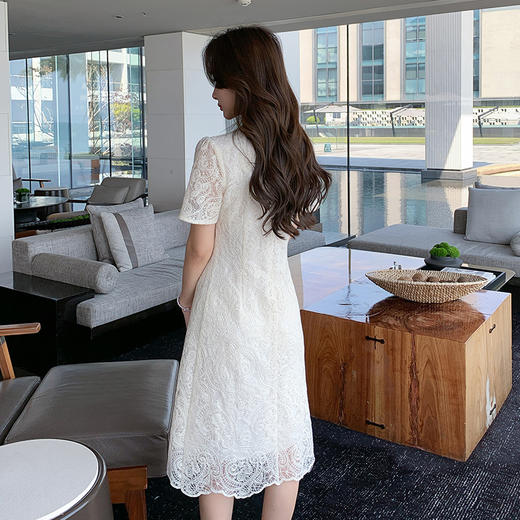 奢姿大码女装2025夏季气质镂空蕾丝连衣裙胖妹妹简约V领时尚裙子9952869327 商品图3