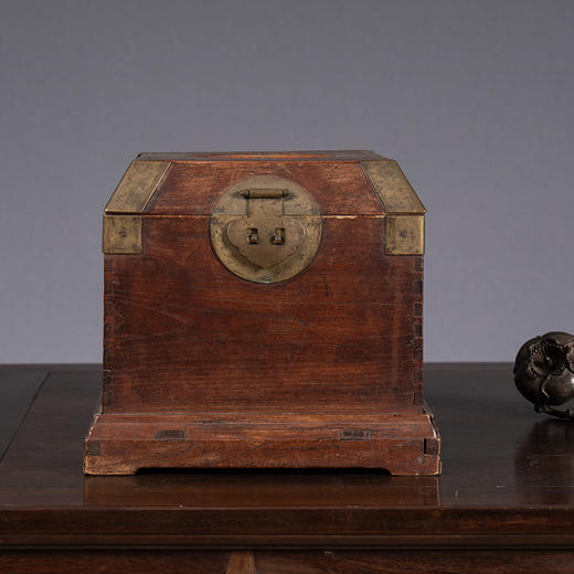 清 榉木团寿纹盝顶官印箱 商品图4