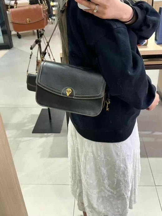 🖤FOSSIL 复古女包，有斜挎肩带，头层小牛皮🐂💰999✈️ 商品图5