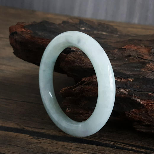 【天然正品】天然细腻无纹裂圆条糯种54.5号翡翠手镯020425AH26 现售价：1380 商品图4