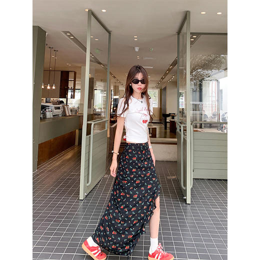 <曾小咸推荐>樱桃印花正肩短袖修身T恤 商品图4