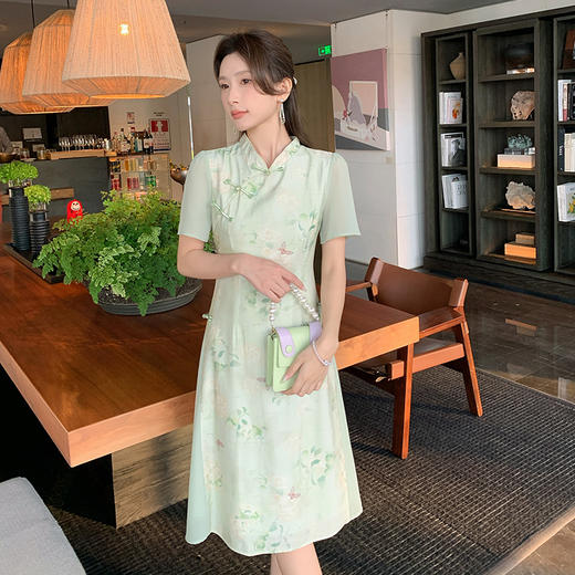 【清仓超15天不保价】奢姿大码女装2025夏季新款胖妹妹新中式旗袍立领盘扣优雅连衣裙9952869287【1】 商品图0