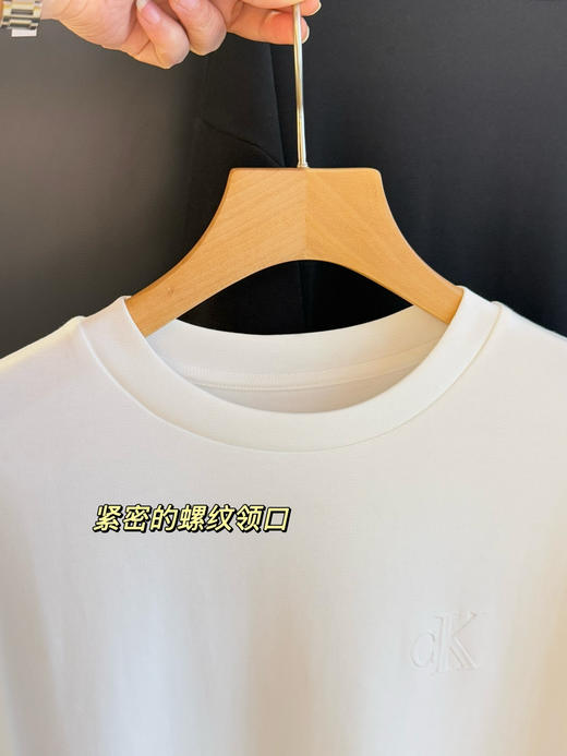 CK Jeans男士简约浮雕字母纯色休闲圆领短袖T恤 商品图13