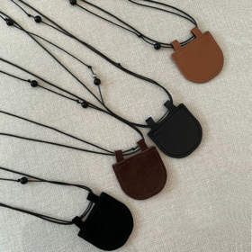 熙世界严选✘极简韩系穿搭凹造型时装配饰挂脖迷你小包设计感精致mini月牙包项链2025新款户外旅行