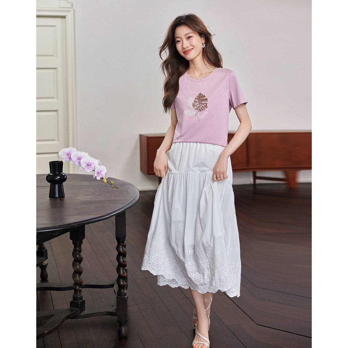 【专属特价】熙世界珠片叶子刺绣短袖T恤女短袖宽松显瘦圆领体恤衫2022夏新款