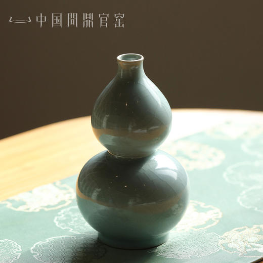 问鼎官窑卓鑫伟牛角款葫芦瓶 商品图2