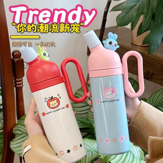【春上新】【清仓】9楼母婴生活馆 卡通公仔保温杯便携带把手可爱大容量吸管保温杯800mL 活动价：29.9元 商品图1