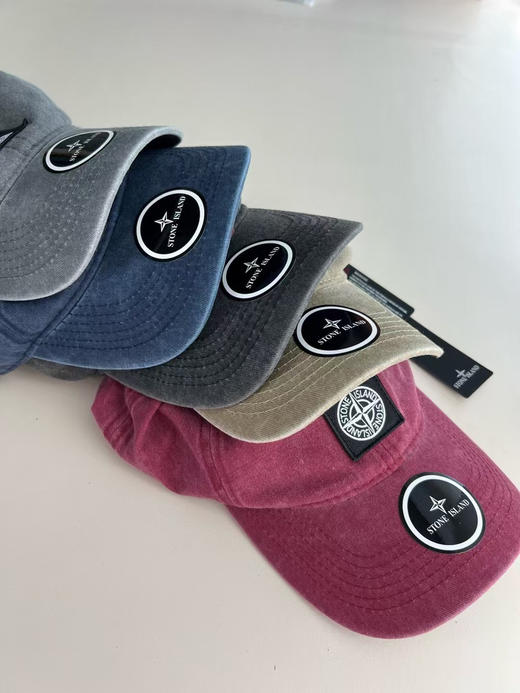 原单正品石头岛Stone lsland水洗做旧蜡染棒球帽 男女同款户外运动鸭舌帽 穿搭潮品 懒人必备遮阳帽。
五个色 商品图1