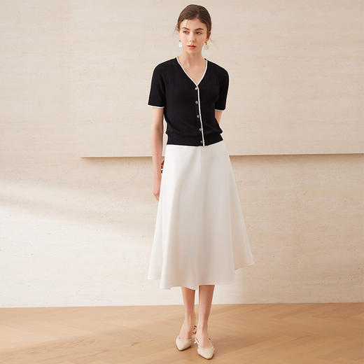 EITIE爱特爱时尚短袖针织衫女V领拼色修身显瘦上衣夏季新款B2501606 商品图4