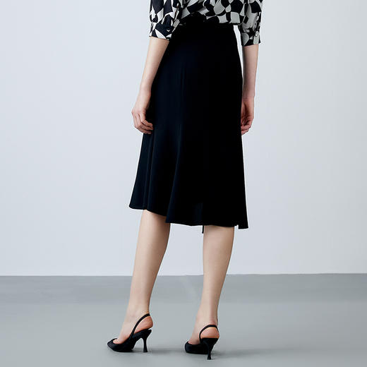 EITIE爱特爱夏新款设计感时尚不规则a字显瘦半身裙7806507 商品图4