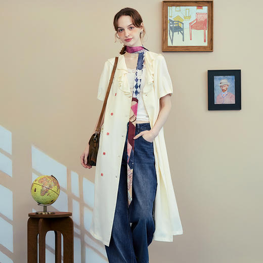 两三事褶光叙事2025夏季新款气质荷叶边v领双排扣绑带绣花连衣裙 商品图1