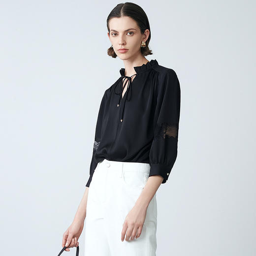 EITIE爱特爱夏季新款气质舒面蕾丝拼接V领黑色衬衫上衣7813515 商品图1