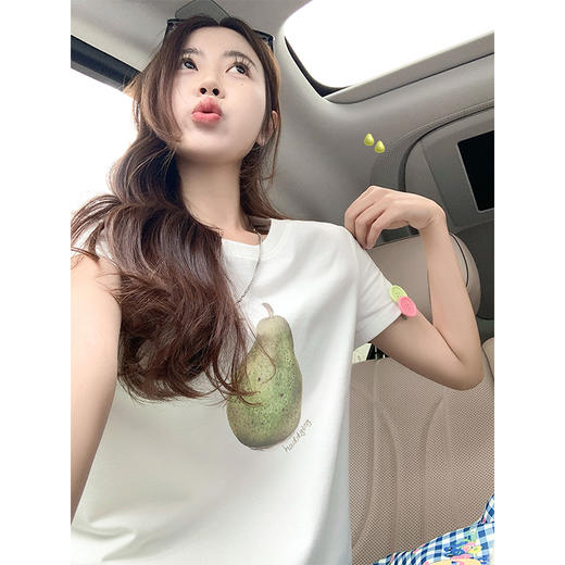 <曾小咸推荐>新品现货秒杀！卖完下架不再补 ！微信粉丝打折价！！ 雪梨印花短袖 日常99.99/件 立减40 秒杀59.99/件 毛边牛仔裤 日常199.99/件 立减110 秒杀89.99/件 商品图1