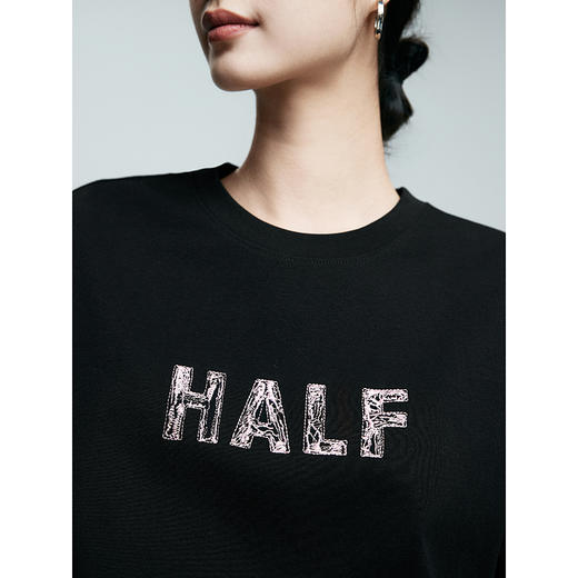 棉仓363601026-初棉斑驳乱针刺绣字母宽松版型重磅T 商品图2