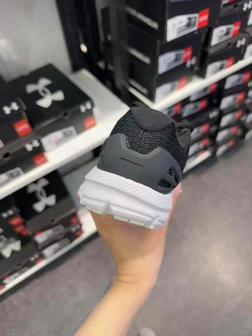 UA安德玛⚠️女士运动鞋💥💰599✈️👟减震防滑耐磨，轻便透气运动鞋、脚感舒适！ 商品图2