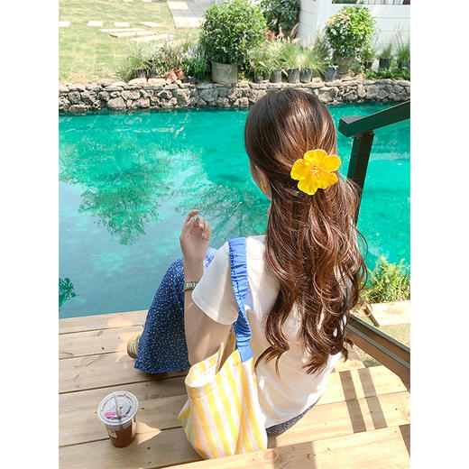 <曾小咸推荐>小清新花朵字母印花白色圆领短袖T恤 商品图4