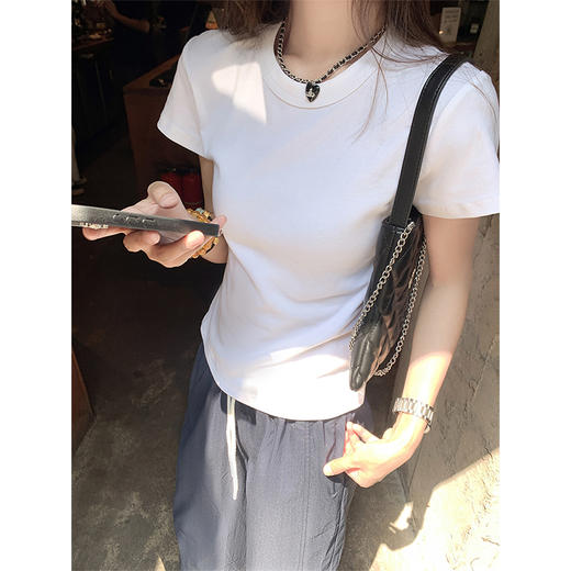 【110元任选3件】现货秒杀！4色修身短袖T恤 商品图1