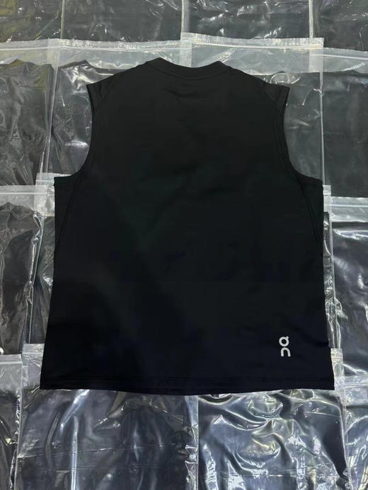 正品昂跑 夏季 无袖速干短袖 

S M L XL XXL 保真 黑白双色 

drytec 面料加持 上身真特么舒服啊 

夏季首款无袖T恤 商品图1