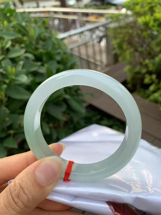 612589，54.8圈口，冰淡晴正圈平安镯，实物种水更好，冰润有光，完美，尺寸:54.8 -12.5-8.3 商品图0