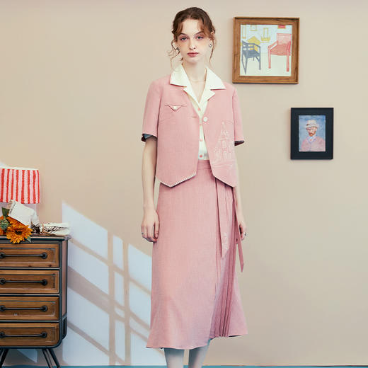 两三事梵高文艺 城市霓虹 2025夏季新款绣花一粒扣粉色西装女短款 商品图1