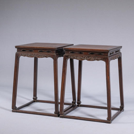 二十世纪 红木镶瘿木浮雕螭龙纹带托泥方香几（一对） 商品图4