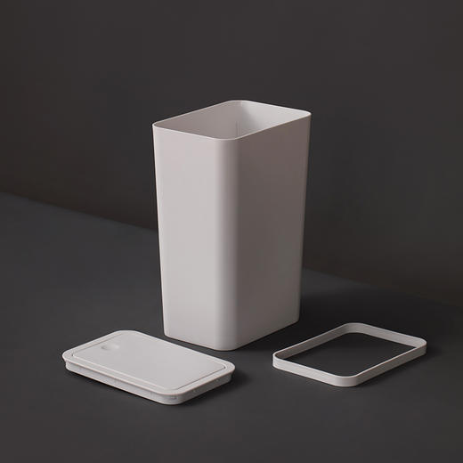 茶花柯琳弹盖式垃圾桶204001 商品图5