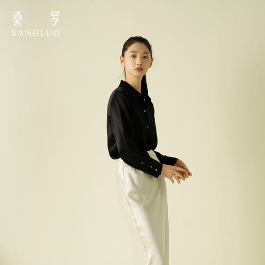 桑罗纯色衬衫女通勤职业简约百搭长袖上衣高级光泽感 商品图2