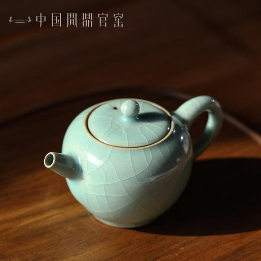 问鼎官窑卓鑫伟牛角款金瓜壶 商品图3