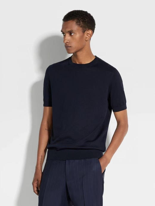 圆领针织衫。 白色。  蓝色。  自己备注号码颜色 商品图1