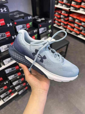 安德玛⚠️女士运动鞋💥💰580👟减震防滑耐磨，轻便透气运动鞋、脚感舒适！五个颜色💢