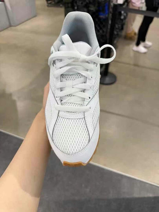 Ua安德玛⚠️女士厚底款运动鞋💥💰499✈️👟减震防滑耐磨，轻便透气运动鞋、脚感舒适！ 商品图4