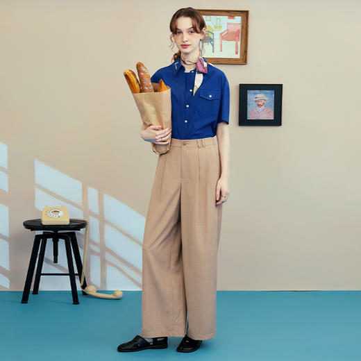 两三事 咖啡经纬 2025夏季新款简约印花丝巾装饰直筒休闲裤女 商品图3