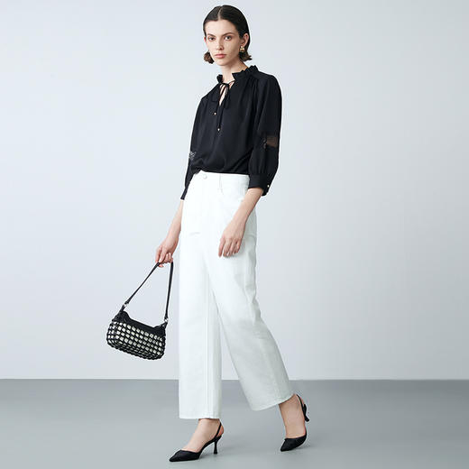 EITIE爱特爱夏季新款气质舒面蕾丝拼接V领黑色衬衫上衣7813515 商品图3