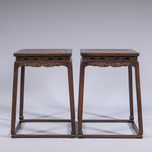 二十世纪 红木镶瘿木浮雕螭龙纹带托泥方香几（一对） 商品图0