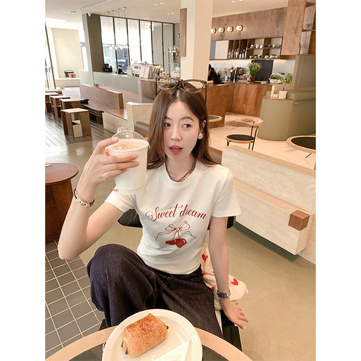 <曾小咸推荐>樱桃印花正肩短袖修身T恤 商品图2