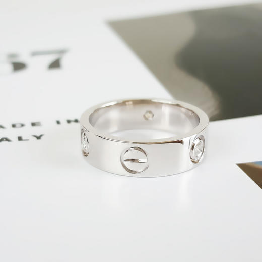 【定制款】AU750白金简约时尚LOVE三钻定制款钻石戒指17号230325NJS64 现售价：6280 商品图3