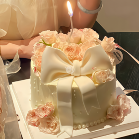 『氛围感』花团簇簇蝴蝶结女神蛋糕