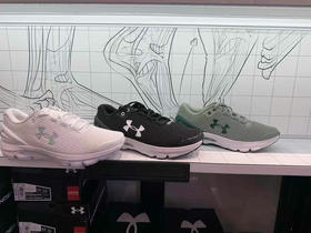 UA安德玛⚠️女士运动鞋💥💰599✈️👟减震防滑耐磨，轻便透气运动鞋、脚感舒适！