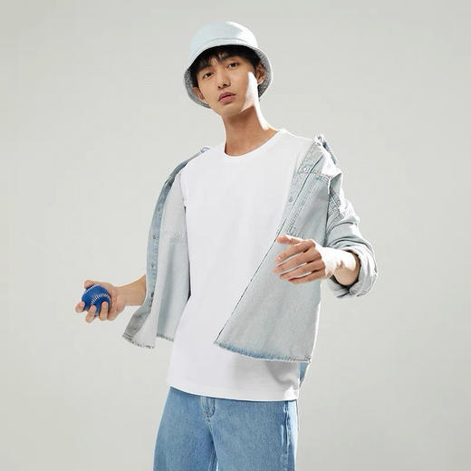 CK Jeans男士简约浮雕字母纯色休闲圆领短袖T恤 商品图2