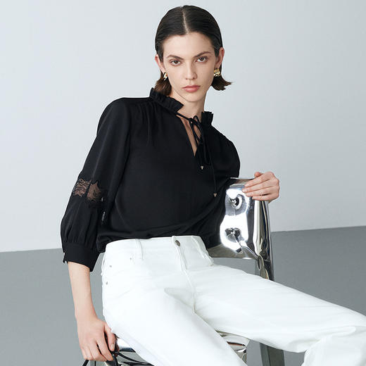 EITIE爱特爱夏季新款气质舒面蕾丝拼接V领黑色衬衫上衣7813515 商品图2