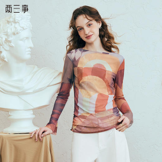 两三事 幻视空间 2025夏季新款时尚抽象印花网布透视打底衫女t恤 商品图0
