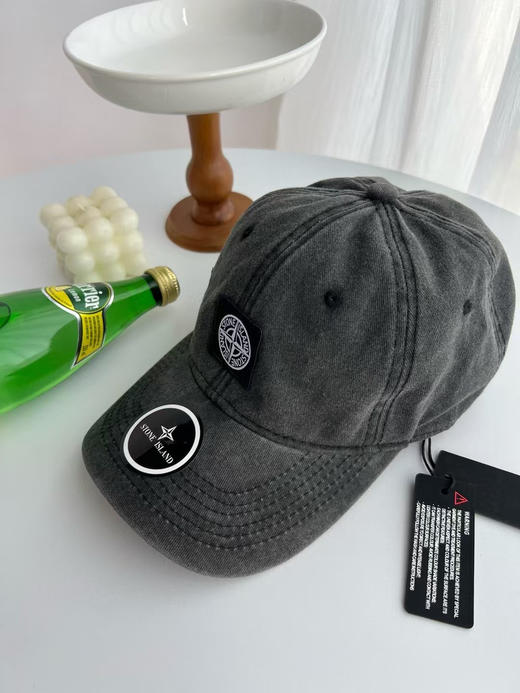 原单正品石头岛Stone lsland水洗做旧蜡染棒球帽 男女同款户外运动鸭舌帽 穿搭潮品 懒人必备遮阳帽。
五个色 商品图5