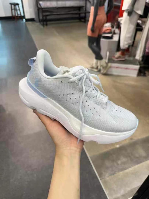 安德玛⚠️女士厚底款运动鞋💥💰699✈️👟减震防滑耐磨，轻便透气运动鞋、脚感舒适！ 商品图0