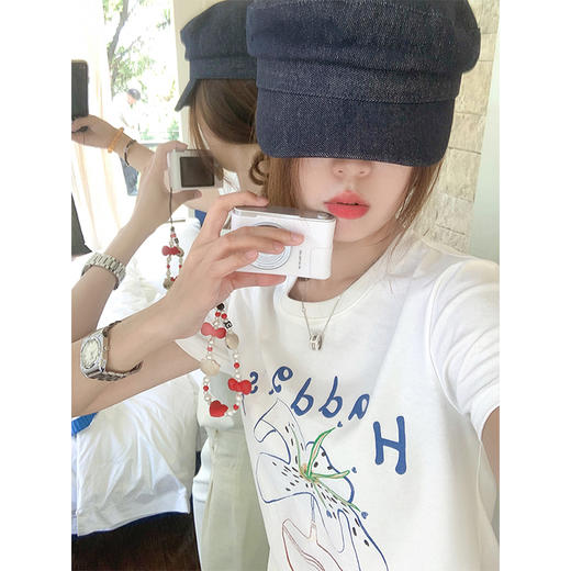 <曾小咸推荐>小清新花朵字母印花白色圆领短袖T恤 商品图1